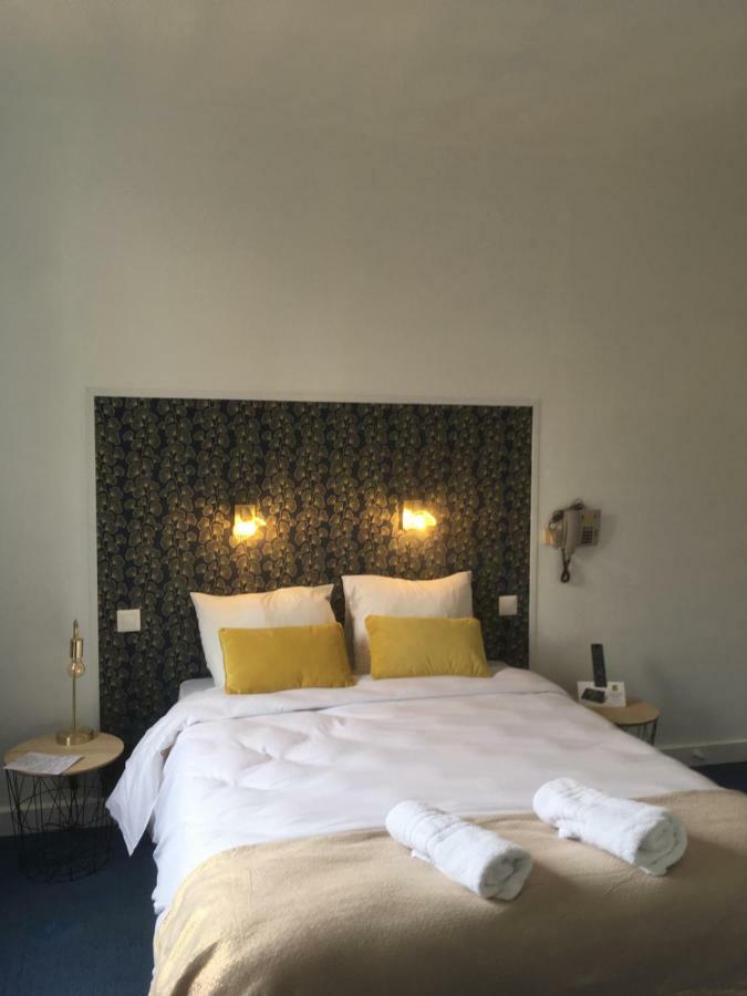 Hotel Aux Vendanges De Bourgogne ปาเรย์-เลอ-มนยาล ภายนอก รูปภาพ
